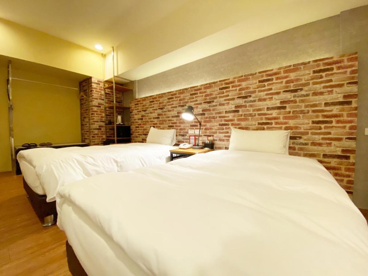 Taichung Old F Hotel ภายนอก รูปภาพ