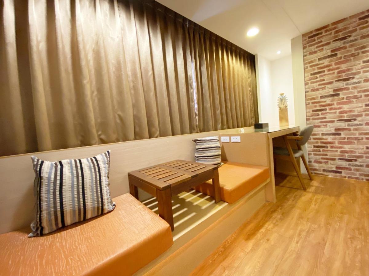 Taichung Old F Hotel ภายนอก รูปภาพ