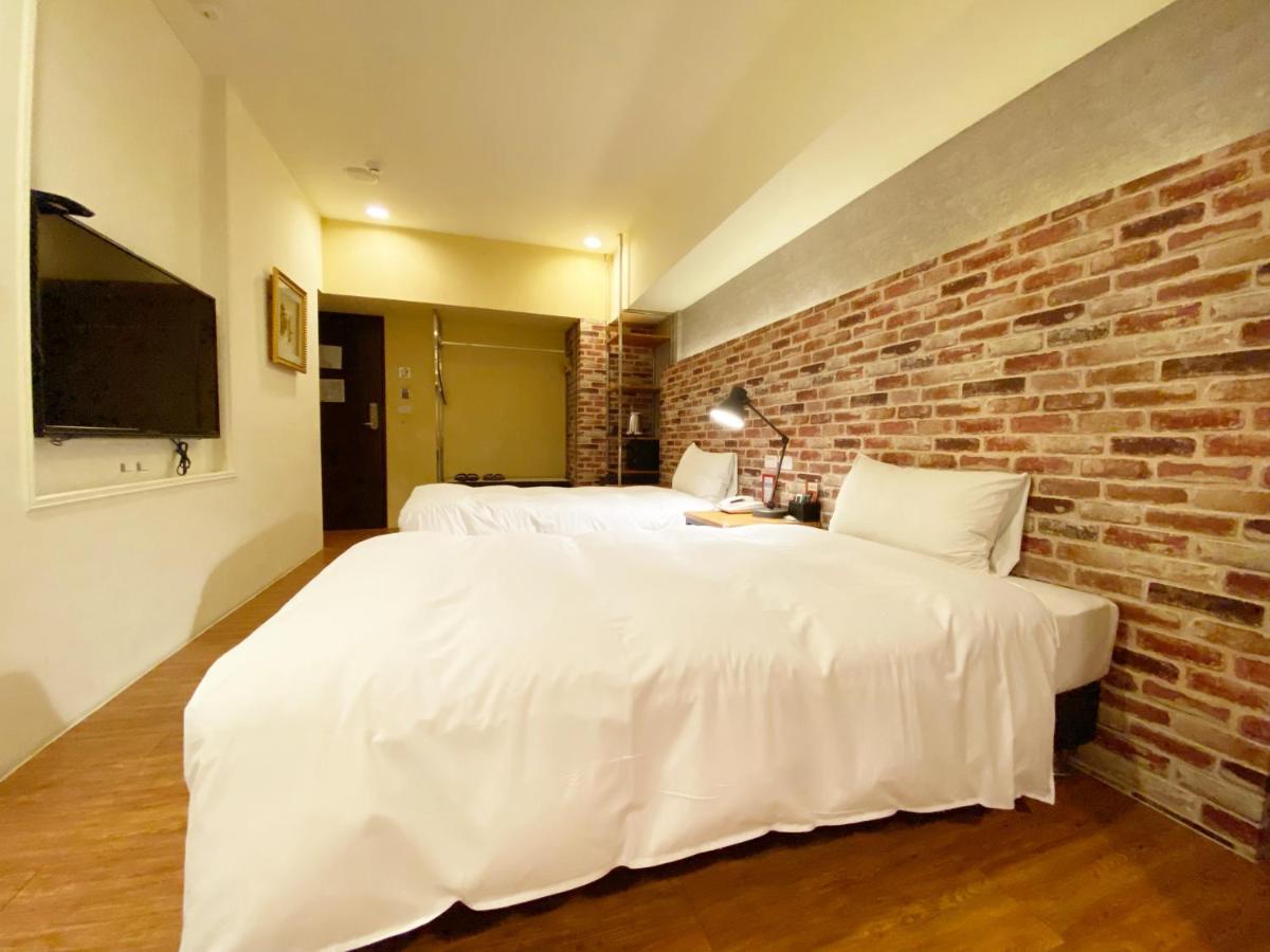 Taichung Old F Hotel ภายนอก รูปภาพ