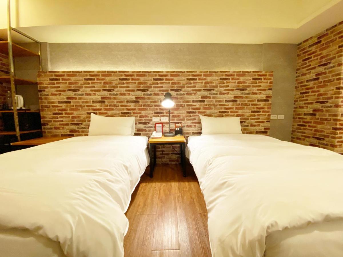 Taichung Old F Hotel ภายนอก รูปภาพ