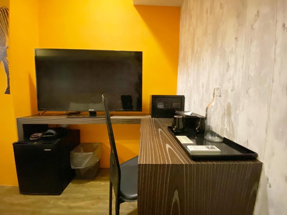 Taichung Old F Hotel ภายนอก รูปภาพ